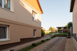 Budova, v ktorej sa apartmán nachádza