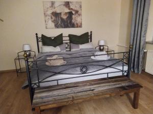 Postel nebo postele na pokoji v ubytování FeWo Talblick