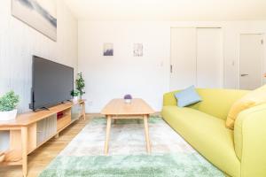 En TV eller et underholdningssystem på Pau-lele天下茶屋東