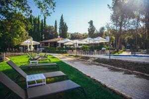 Vonkajšia záhrada v ubytovaní Luxury Glamping Beach Villas Porto Bus