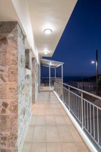 Balkon lub taras w obiekcie Capostango Apartments - Stunning Views of Libyan Sea