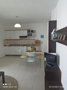 Kuchnia lub aneks kuchenny w obiekcie Apartamentos El Carmen