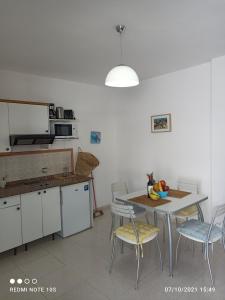 Kuchnia lub aneks kuchenny w obiekcie Apartamentos El Carmen