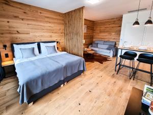Postel nebo postele na pokoji v ubytování Tee House Čeladná + 36 fotografií