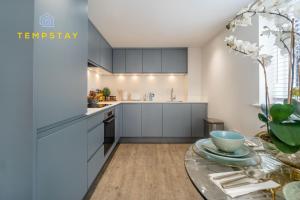 Η κουζίνα ή μικρή κουζίνα στο HIGH SPEC MODERN APARTMENT PRIME LOCATION! PARKING +9 φωτογραφίες