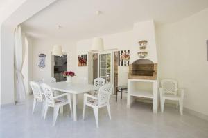 Photo de la galerie de l'établissement Menorca Villa Marbella, à Son Parc