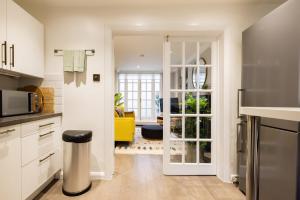 The Sands End Secret - Stylish 2BDR Flat with Garden