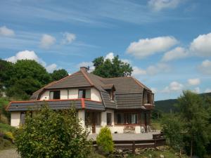 Gallery image of Lough Dan House in Oldbridge