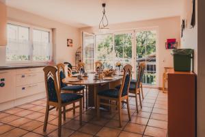 Fotografie z fotogalerie ubytování Coraline -Koblach, 6-10 P, 3 Schlafzimmer, Küche, riesige Terrasse, Parkplatz, WiFi, Stellplatz Ski v destinaci Koblach