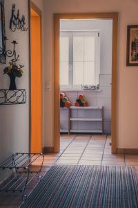 Posezení v ubytování Coraline -Koblach, 6-10 P, 3 Schlafzimmer, Küche, riesige Terrasse, Parkplatz, WiFi, Stellplatz Ski