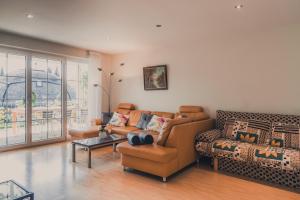 Posezení v ubytování Coraline -Koblach, 6-10 P, 3 Schlafzimmer, Küche, riesige Terrasse, Parkplatz, WiFi, Stellplatz Ski