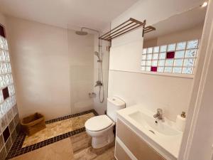 Ein Badezimmer in der Unterkunft VIVIENDA ÚNICA EN PRIMERA LÍNEA DE PLAYA