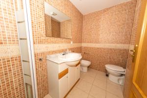 Koupelna v ubytování Naturaleza En Soldeu - Disfruta En Familia De Terraza Con Vistas - Parking Gratis + 34 fotografií