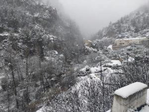 Villa Virtudes Ayna v zime