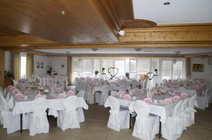 Restaurace v ubytování Sonnenhalde Landgasthof Bieg