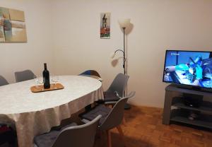 Zdjęcie z galerii obiektu Apartment Ljilja 1 w Nin +19 zdjęć