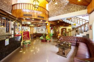 Area soggiorno di Hotel Kanishka Manali - 200m from Mall Road