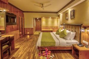 TV o dispositivi per l'intrattenimento presso Hotel Kanishka Manali - 200m from Mall Road