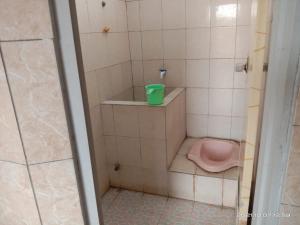 Koupelna v ubytování Hotel Arjuna Sari Bandungan
