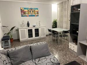 A kitchen or kitchenette at APARTAMENTO TURISTICO MILLAN