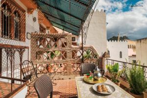 A balcony or terrace at Casa Hassan