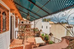 A balcony or terrace at Casa Hassan