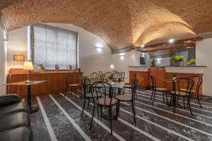 Kuchyň nebo kuchyňský kout v ubytování Hotel Argentina