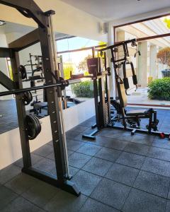 The fitness centre and/or fitness facilities at Elegantz Apartments LaMer