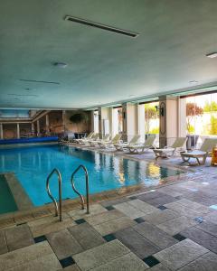 The swimming pool at or close to Elegantz Apartments LaMer