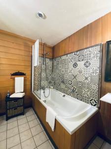 Koupelna v ubytování Le Chalet d'Etienne