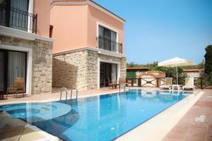 Бассейн в Cocos The Club Solto или поблизости