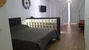 Postel nebo postele na pokoji v ubytování Port Royale MONTANA + 27 fotografií