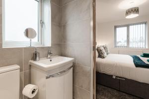 Koupelna v ubytování Tannery Place - 3 Bedrooms Parking Wi-Fi Garden + 29 fotografií