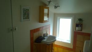 Φωτογραφία από το άλμπουμ του Private House with Private Garden σε Ísafjörður