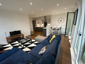 Royal Docks Apartment by WsHomesGroup