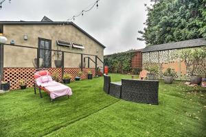 Zahrada ubytování Updated San Diego Home with Private Yard and Grill!