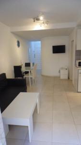 Kuchyň nebo kuchyňský kout v ubytování APARTAMENTO HABANERAS A 150M DEL MAR