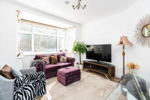 NEW Lux 3BD Family Home wgarden - North London