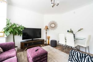 NEW Lux 3BD Family Home wgarden - North London
