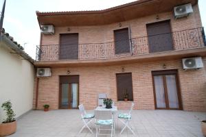 A balcony or terrace at Amanece Monegrillo Apartamentos