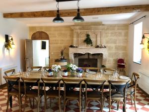 Posezení v ubytování Chambres d'hôte & Gîte Château Le Conte - Saint Emilion
