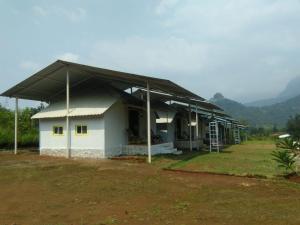 Γενική θέα στο βουνό ή θέα στο βουνό από  αυτό το κάμπινγκ