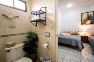 Koupelna v ubytování Terida Airport B&B + 37 fotografií