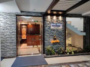 Fotografie z fotogalerie ubytování NB VENKATESWARA GRAND Inn v destinaci Tirupati