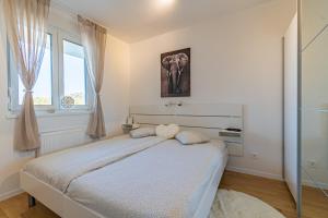 Postel nebo postele na pokoji v ubytování Flexible SelfCheckIns 25 - Zagreb - Garage - Loggia - New - Luxury
