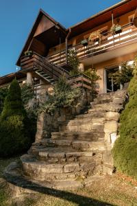 Afbeelding uit fotogalerij van Wypoczynek u Piotra z jacuzzi in Susiec