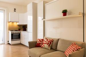 A kitchen or kitchenette at Dreamful Home - Arco della Pace