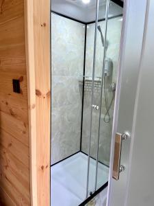 Koupelna v ubytování Planeta Glamping + 37 fotografií