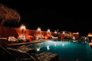Bazén v ubytování Borj Des Cascades & Spa nebo v jeho okolí