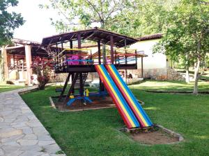 Ein Kinderspielbereich in der Unterkunft Águas Vivas Hotel Fazenda